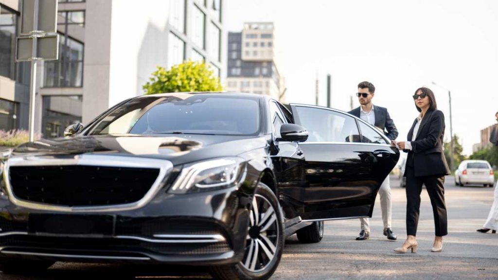 LaGuardia airport car service to Manhattan 