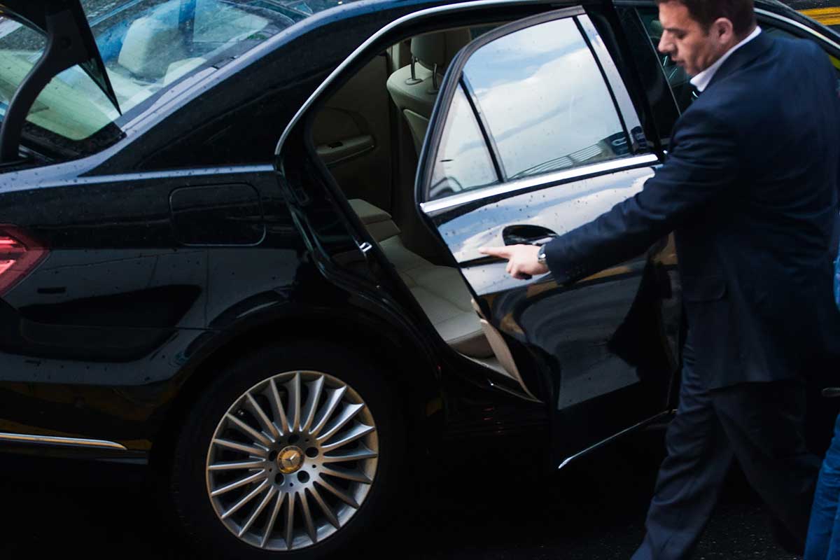 Black Car Service to JFK Airport from Queens