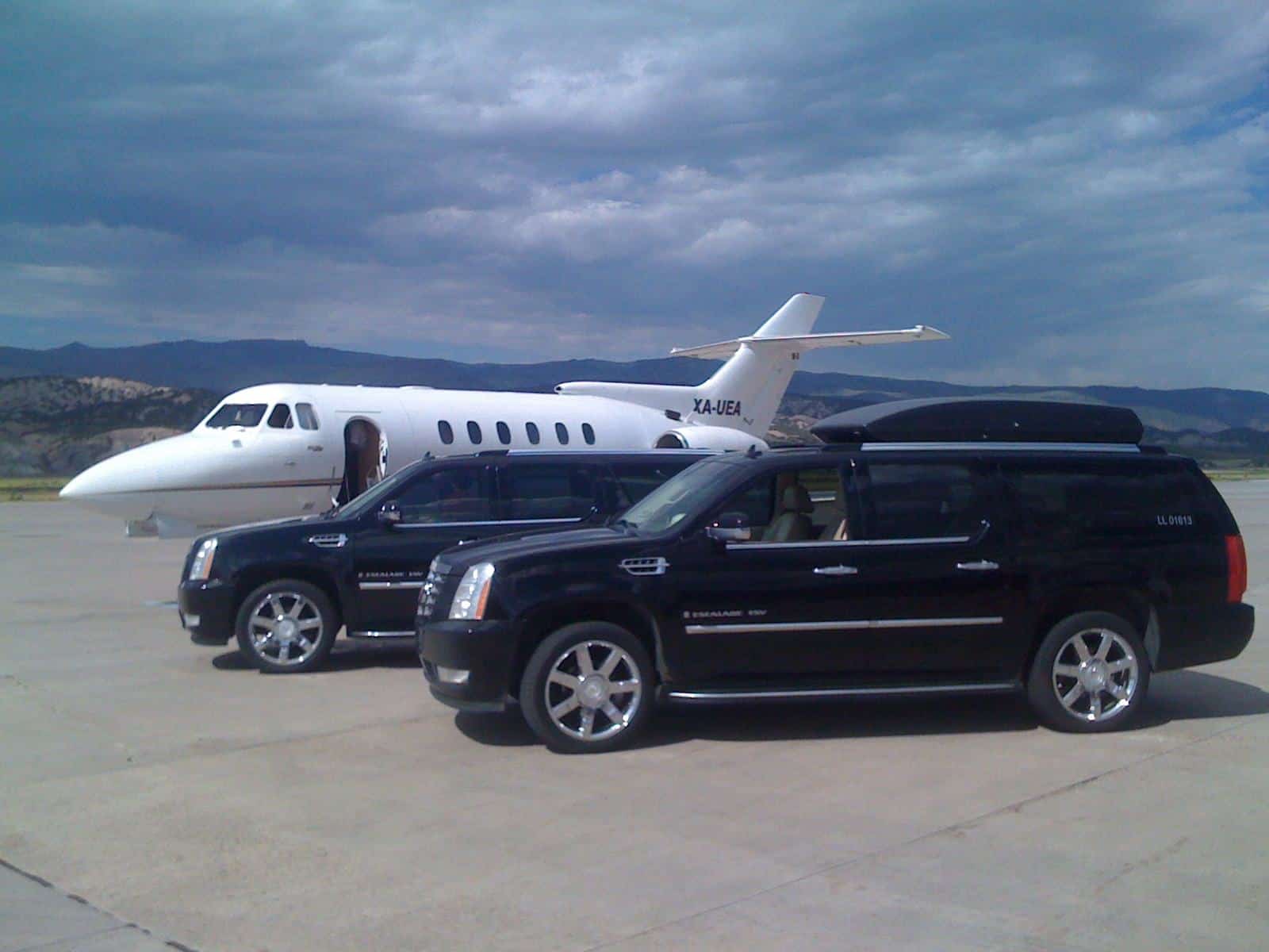 Premium LaGuardia Airport Transportation with Limo Tribe
